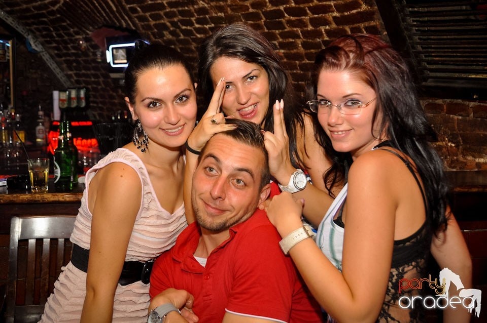 Party în Club Escape, 