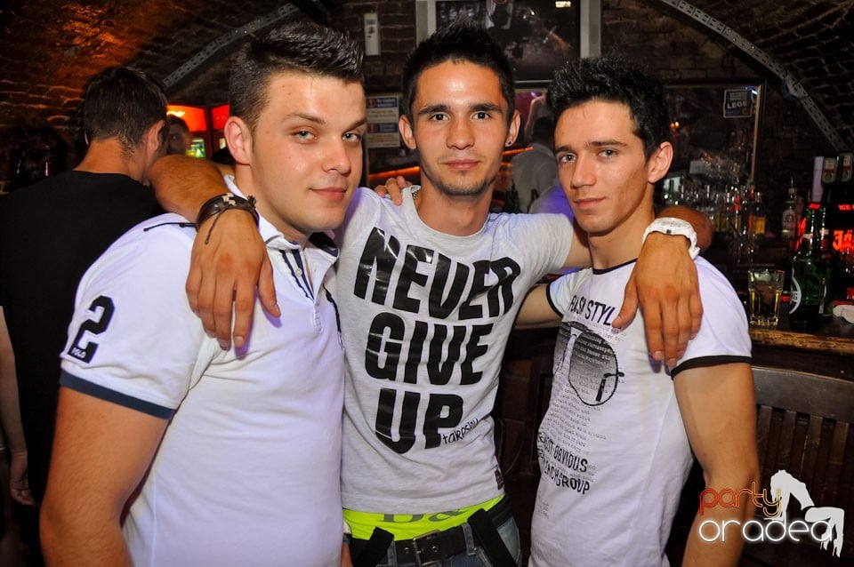 Party în Club Escape, 