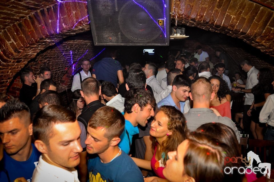 Party în Club Escape, 