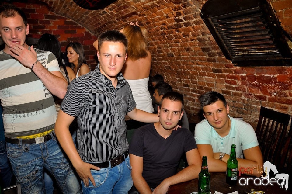 Party în Club Escape, 