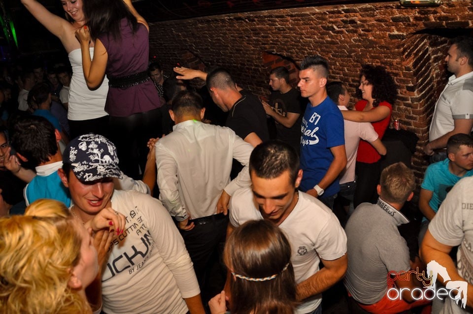 Party în Club Escape, 