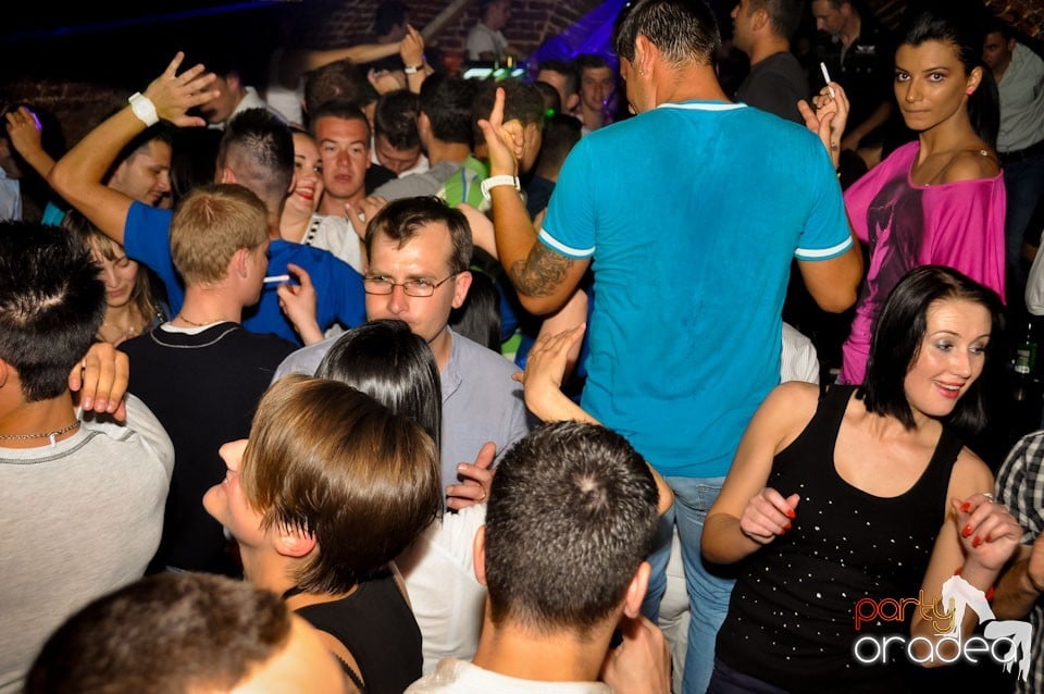 Party în Club Escape, 