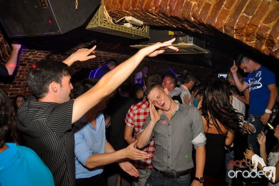 Party în Club Escape, 