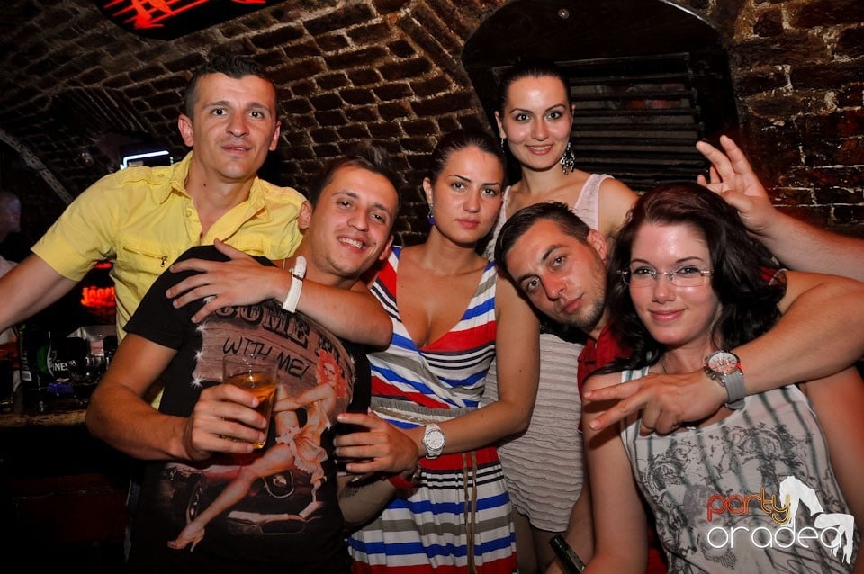 Party în Club Escape, 