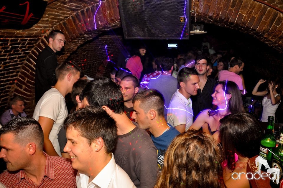 Party în Club Escape, 