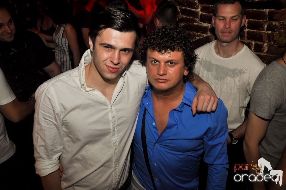 Party în Club Escape, 