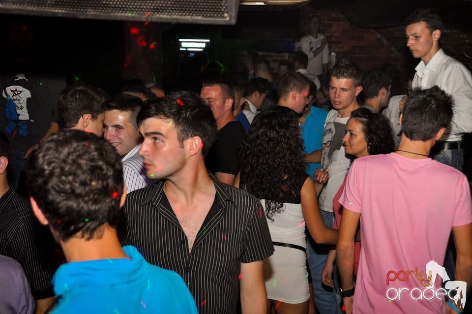 Party în Club Escape, 