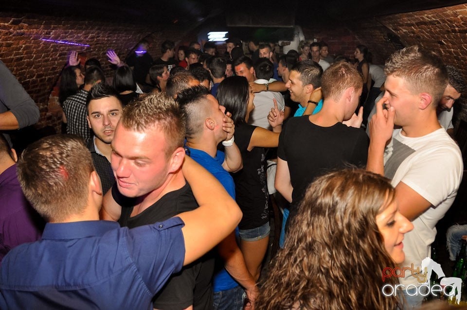 Party în Club Escape, 