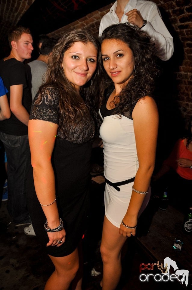 Party în Club Escape, 