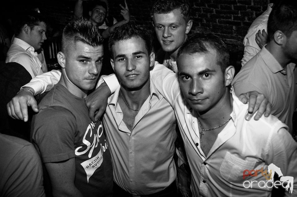 Party în Club Escape, 