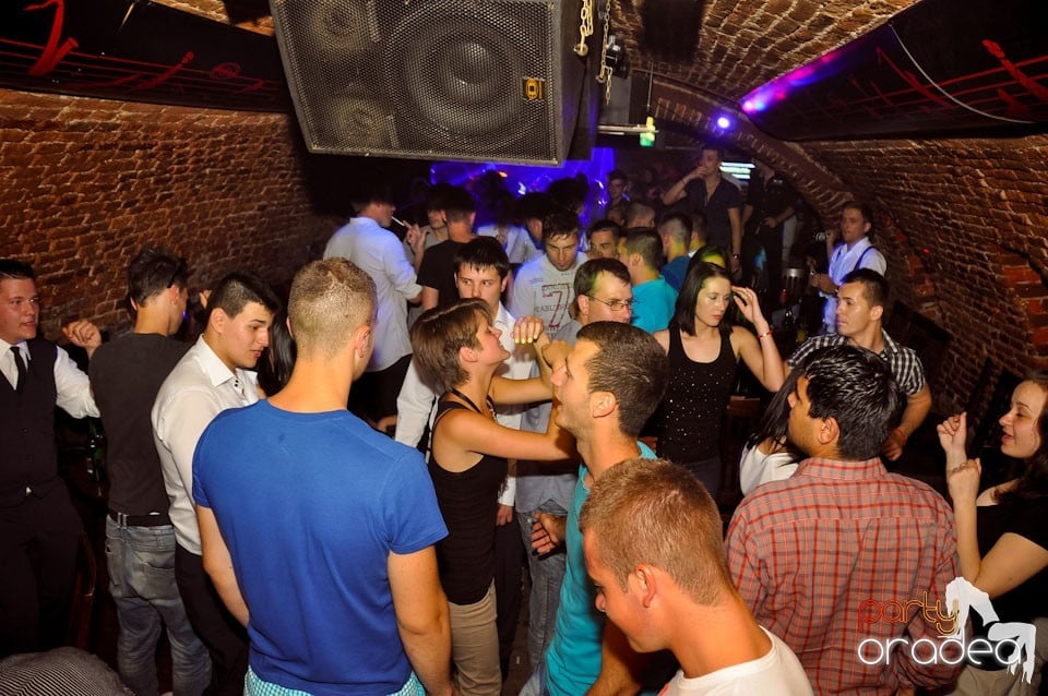 Party în Club Escape, 