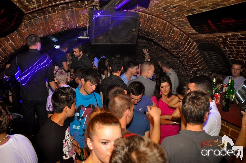 Party în Club Escape, 