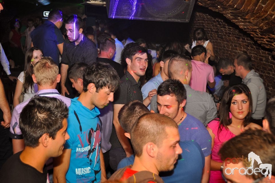 Party în Club Escape, 