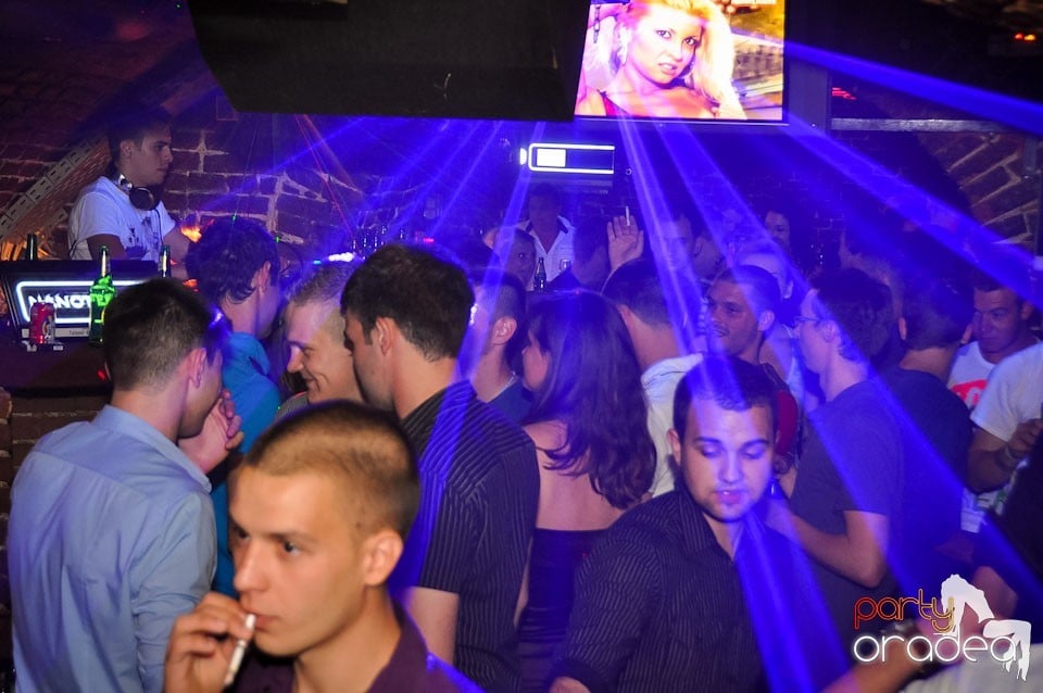 Party în Club Escape, 