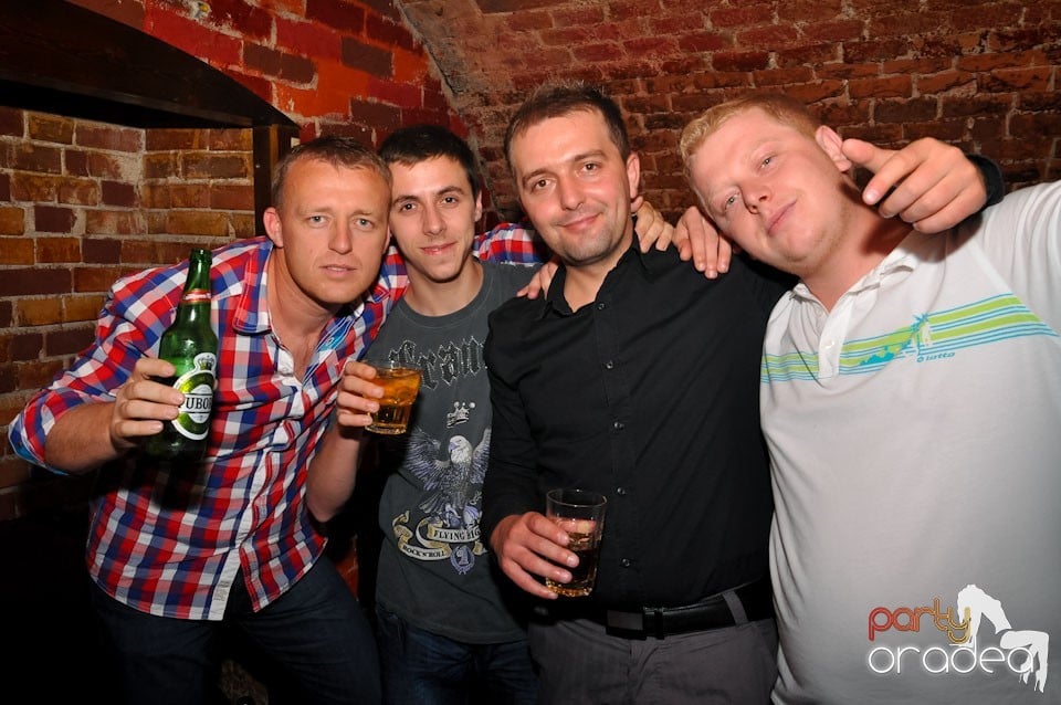 Party în Club Escape, 