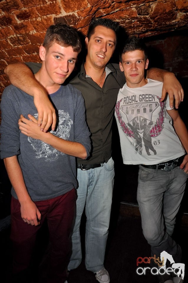 Party în Club Escape, 