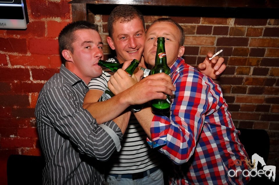 Party în Club Escape, 