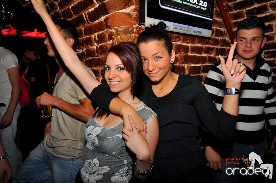 Party în Club Escape, 