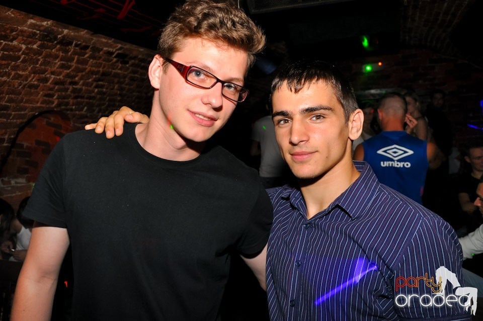 Party în Club Escape, 