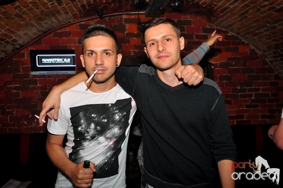 Party în Club Escape, 