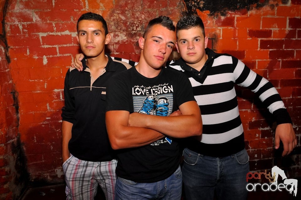 Party în Club Escape, 