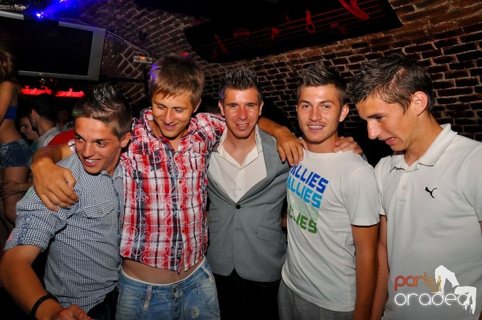 Party în Club Escape, 