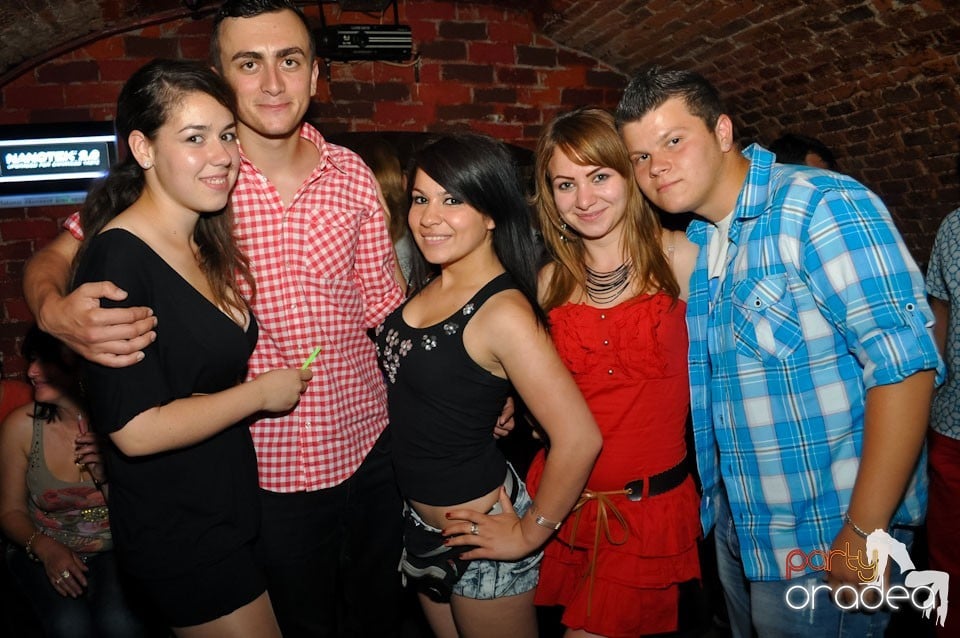 Party în Club Escape, 