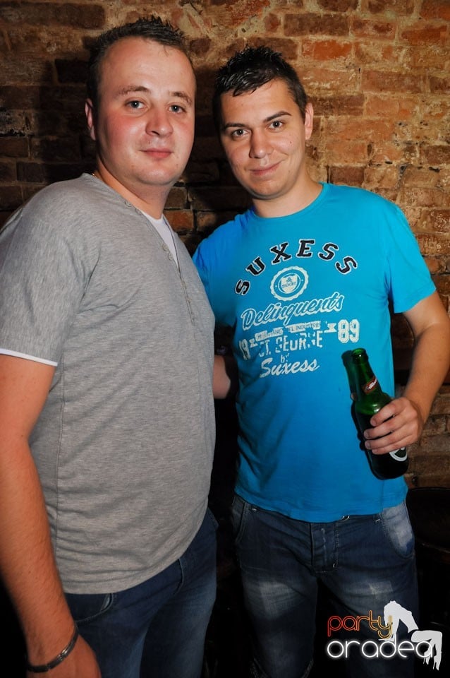 Party în Club Escape, 