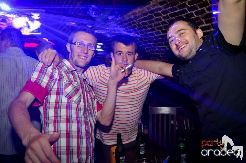 Party în Club Escape, 