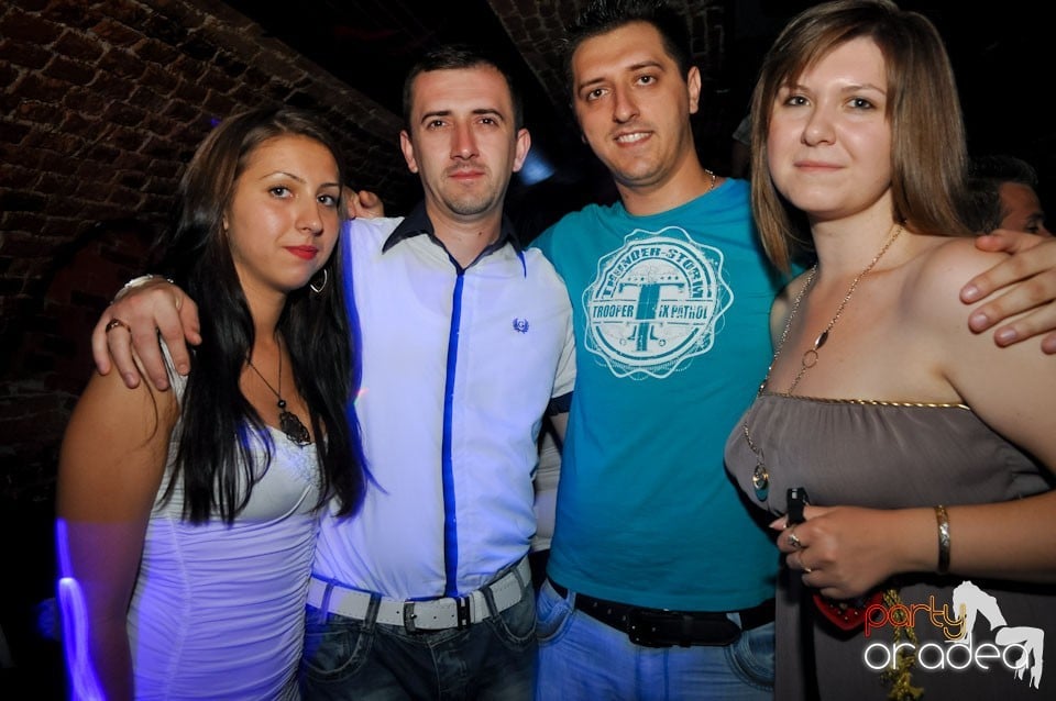 Party în Club Escape, 