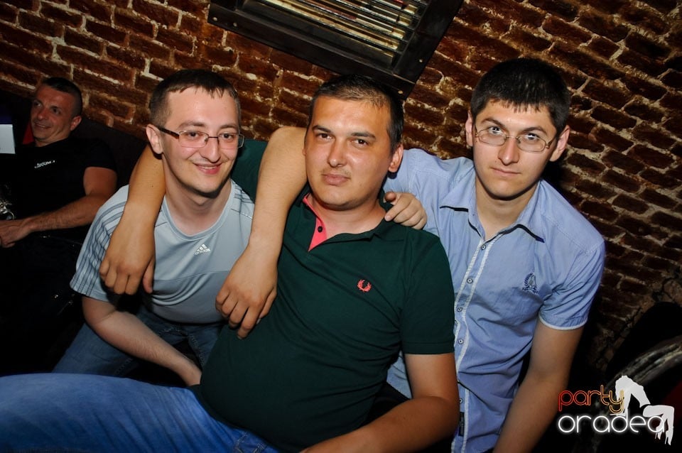 Party în Club Escape, 