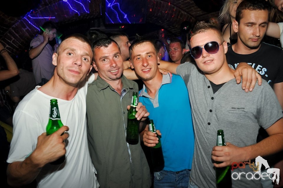 Party în Club Escape, 