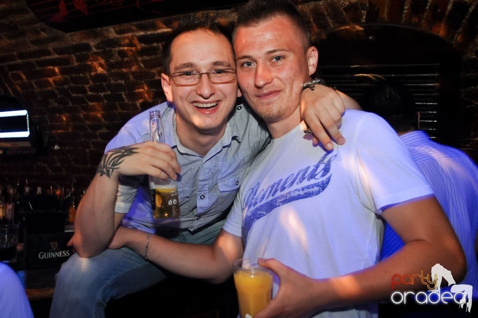 Party în Club Escape, 