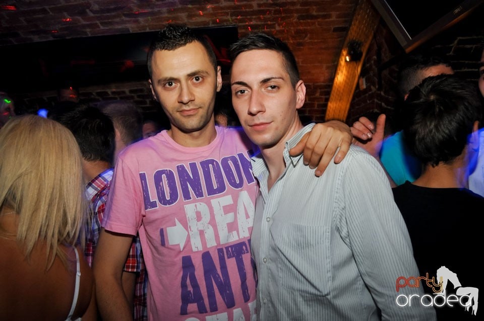 Party în Club Escape, 