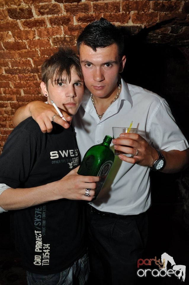 Party în Club Escape, 