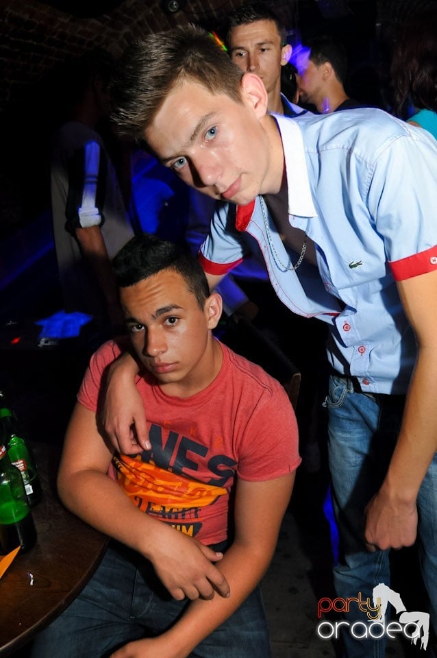 Party în Club Escape, 