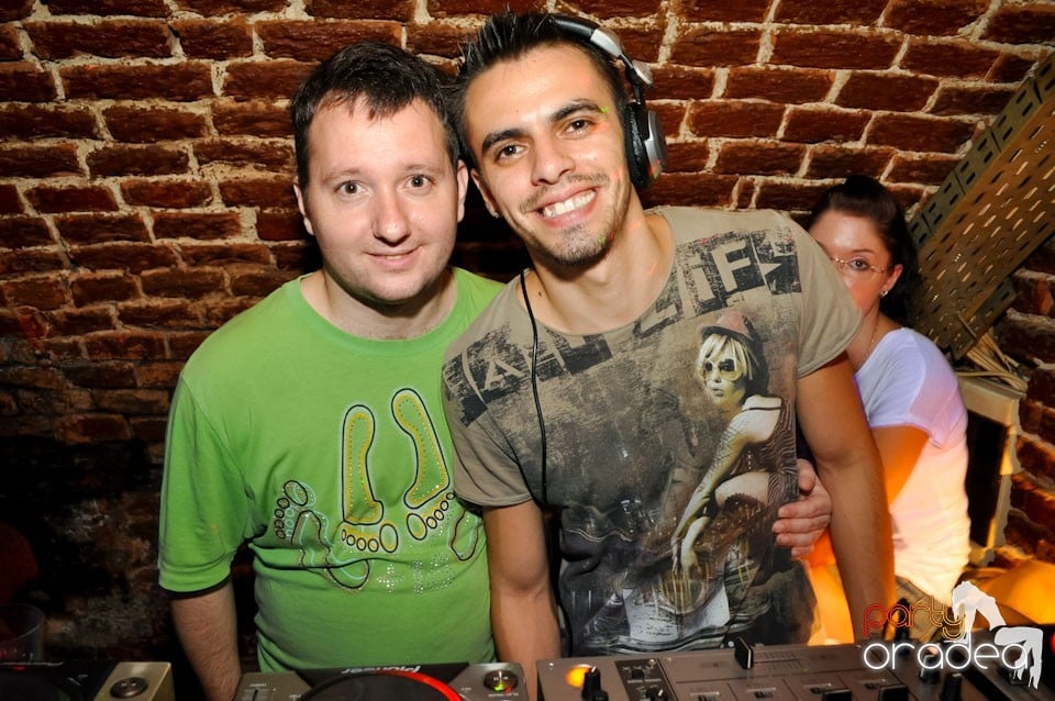 Party în Club Escape, 