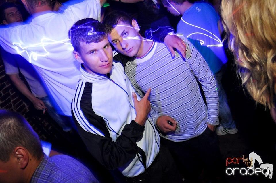 Party în Club Escape, 