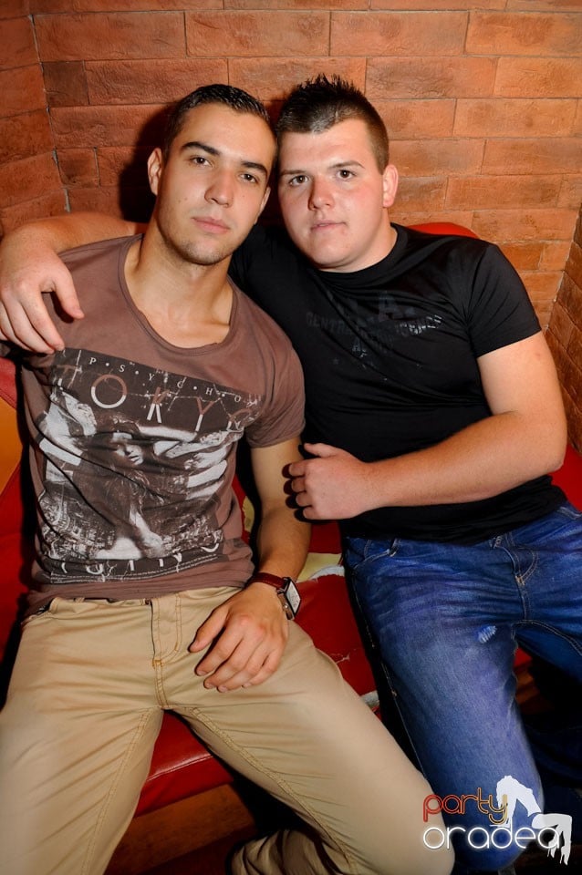 Party în Club Escape, 