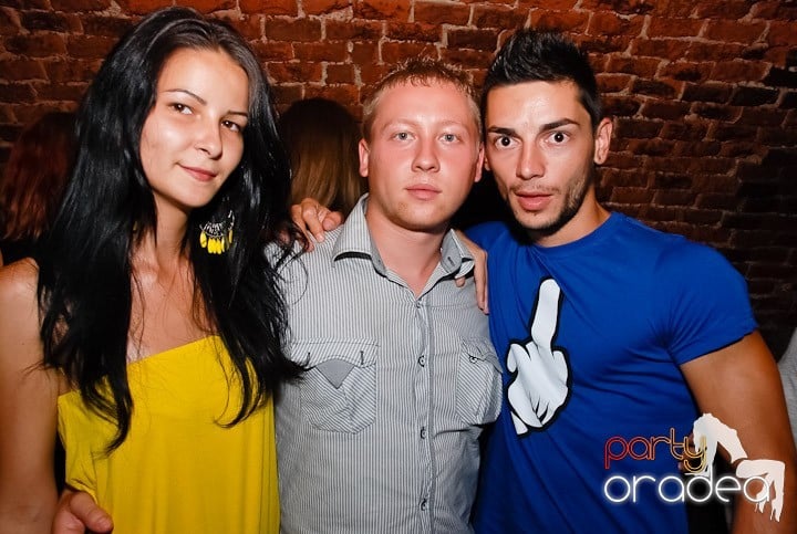 Party în Club Escape, 