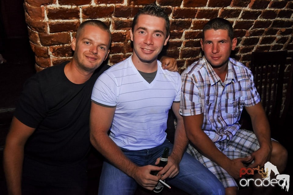 Party în Club Escape, 