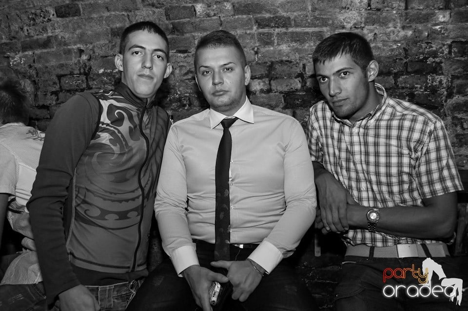 Party în Club Escape, 
