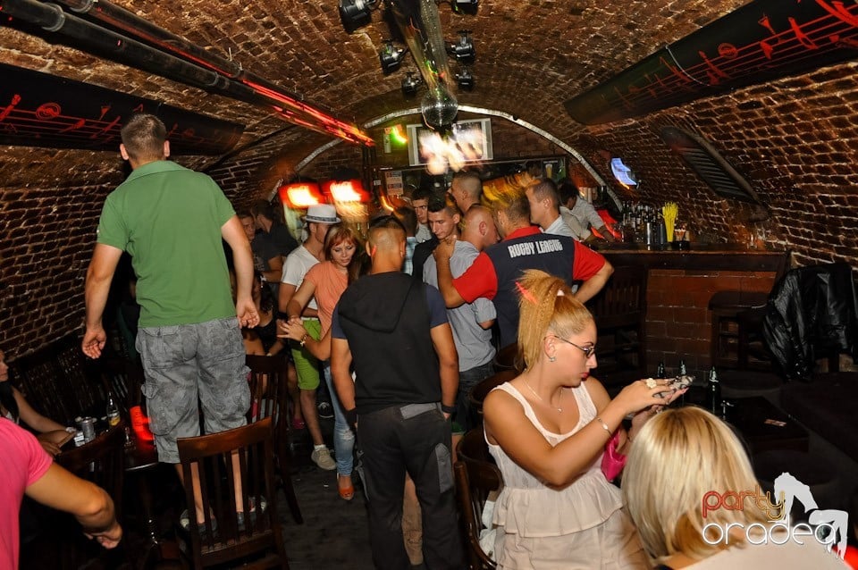 Party în Club Escape, 