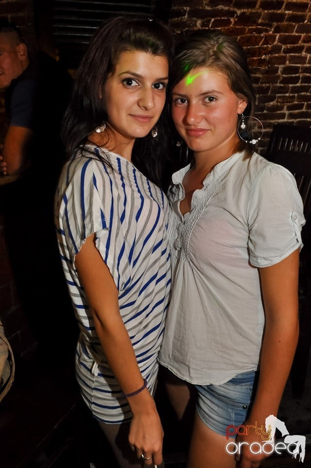 Party în Club Escape, 