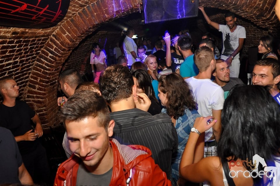 Party în Club Escape, 