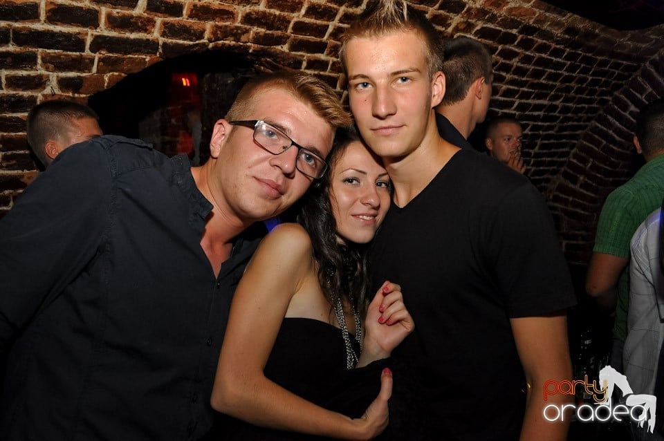 Party în Club Escape, 