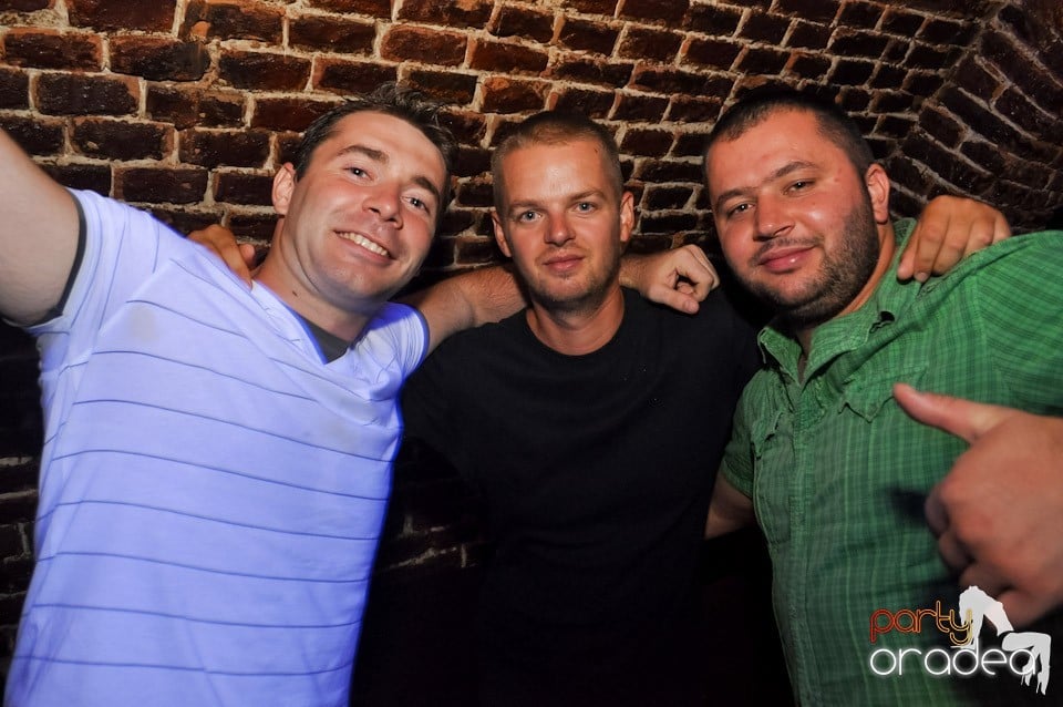 Party în Club Escape, 