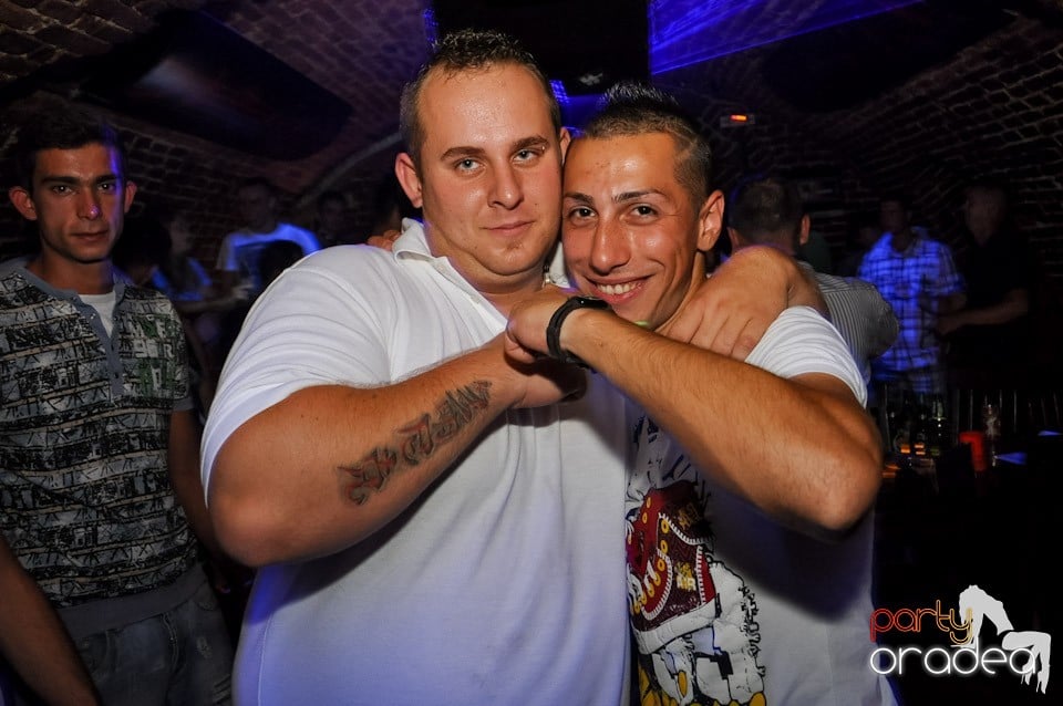 Party în Club Escape, 