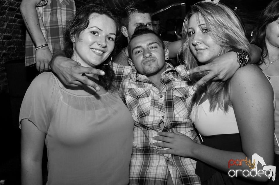 Party în Club Escape, 