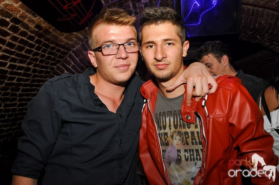 Party în Club Escape, 